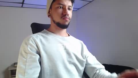 Snapshot of yeff_stone chatting on October 2025 01:28:01 AM yeff online show from October 2025 01:28:01 AM