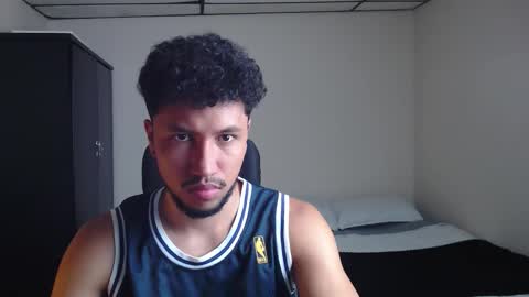 Snapshot of yeff_stone chatting on November 2025 01:40:01 AM yeff online show from November 2025 01:40:01 AM