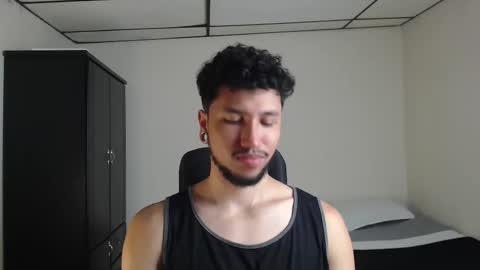 Snapshot of yeff_stone chatting on November 2025 12:32:01 AM yeff online show from November 2025 12:32:01 AM