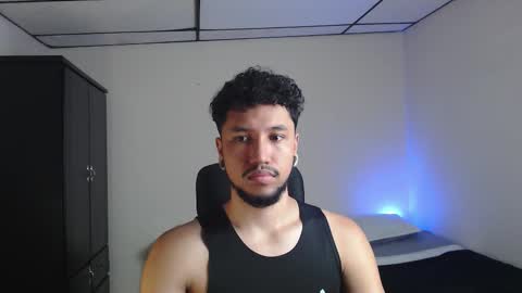 Snapshot of yeff_stone chatting on November 2025 01:49:02 AM yeff online show from November 2025 01:49:02 AM