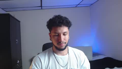 Snapshot of yeff_stone chatting on November 2025 02:12:01 AM yeff online show from November 2025 02:12:01 AM