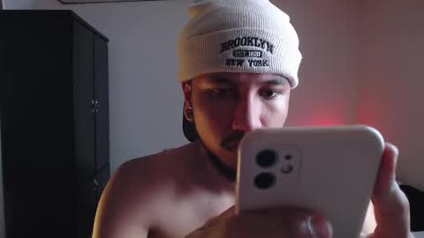 Snapshot of yeff_stone chatting on November 2025 01:04:02 AM yeff online show from November 2025 01:04:02 AM