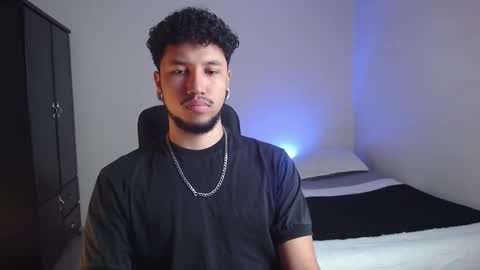 Snapshot of yeff_stone chatting on November 2025 12:21:01 AM yeff online show from November 2025 12:21:01 AM