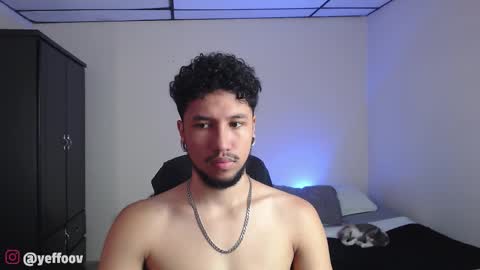 Snapshot of yeff_stone chatting on November 2025 06:30:01 PM yeff online show from November 2025 06:30:01 PM