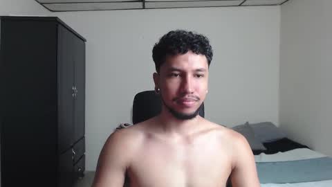 Snapshot of yeff_stone chatting on December 2025 01:58:01 AM yeff online show from December 2025 01:58:01 AM