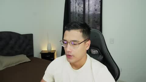 YEICO LEVIT online show from December 2025 04:47:01 PM