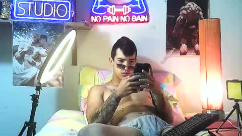 Snapshot of yeisoncastellanos1999 chatting on October 2025 02:00:01 AM yeisoncastellanos1999 online show from October 2025 02:00:01 AM