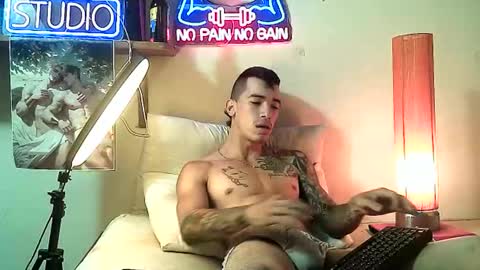 Snapshot of yeisoncastellanos1999 chatting on December 2025 05:53:02 PM yeisoncastellanos1999 online show from December 2025 05:53:02 PM