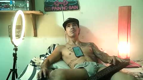 yeisoncastellanos1999 online show from April 2026 05:51:01 PM