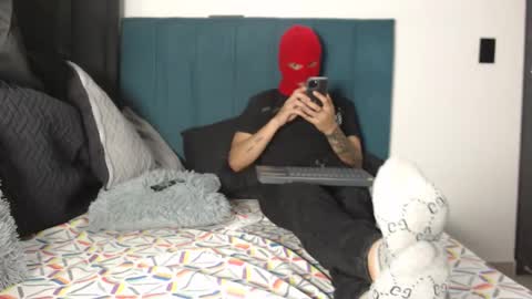 yeisongomezz online show from September 2025 02:05:02 AM