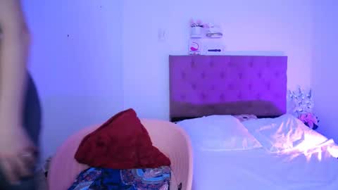 Snapshot of yemfairymcry chatting on January 2025 10:04:02 PM YEM online show from January 2025 10:04:02 PM