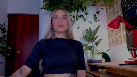 yeriawaddell  online show from November 2025 01:05:01 AM