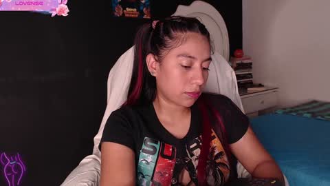 Snapshot of yes2802 chatting on February 2025 05:45:01 PM Yesi online show from February 2025 05:45:01 PM