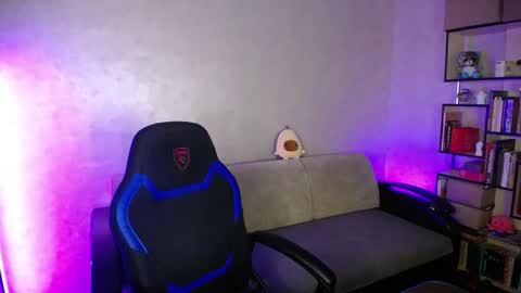 Eden online show from November 2025 07:03:01 PM