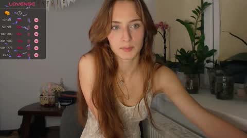 Snapshot of yes_to_heaven chatting on November 2025 09:35:02 PM Zoe online show from November 2025 09:35:02 PM