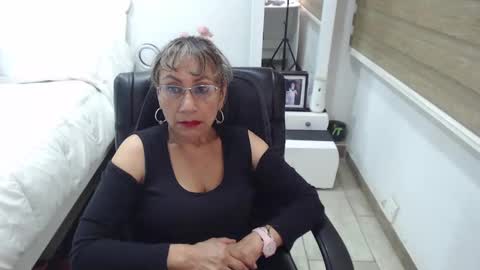 Snapshot of yessilatin chatting on January 2025 02:45:02 AM jessy online show from January 2025 02:45:02 AM