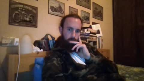 yeti_92 online show from December 2024 07:28:02 PM