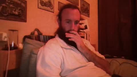 yeti_92 online show from November 2025 05:46:01 PM