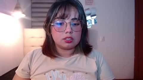 hii i am yini online show from November 2025 03:28:02 AM