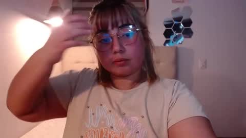 hii i am yini online show from November 2025 03:29:02 AM