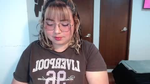 Snapshot of yini_angel07 chatting on May 2026 11:11:01 PM hii i am yini online show from May 2026 11:11:01 PM