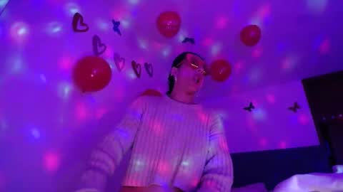 Yiny online show from February 2025 05:37:01 AM