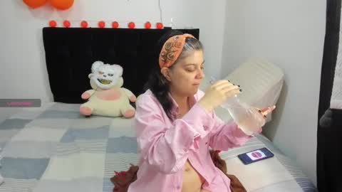 Snapshot of yinyyanghot chatting on October 2025 10:17:02 AM yinyyanghot online show from October 2025 10:17:02 AM