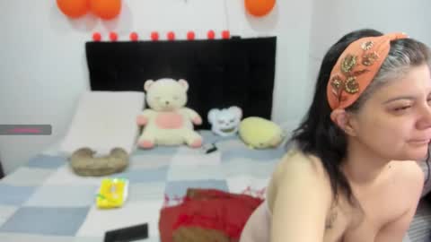 Snapshot of yinyyanghot chatting on October 2025 10:27:01 AM yinyyanghot online show from October 2025 10:27:01 AM