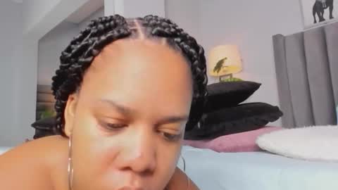 Snapshot of yiseth_02 chatting on October 2025 03:04:01 AM roxie reyes online show from October 2025 03:04:01 AM