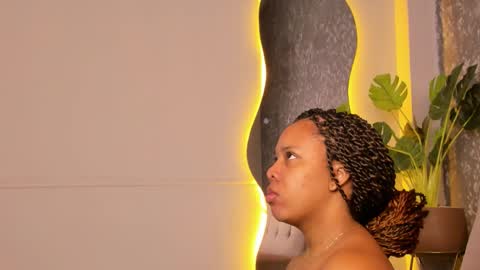 Snapshot of yiseth_02 chatting on November 2025 11:19:01 AM roxie reyes online show from November 2025 11:19:01 AM