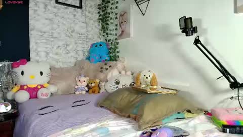 Snapshot of yiyii9 chatting on June 2026 12:42:01 PM yiyii9 online show from June 2026 12:42:01 PM