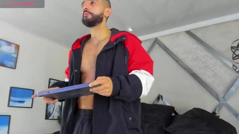 Yiyo online show from February 2025 04:23:01 AM