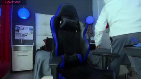 Yiyo online show from November 2025 05:02:02 AM