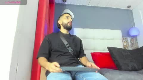 Yiyo online show from February 2026 03:10:01 AM