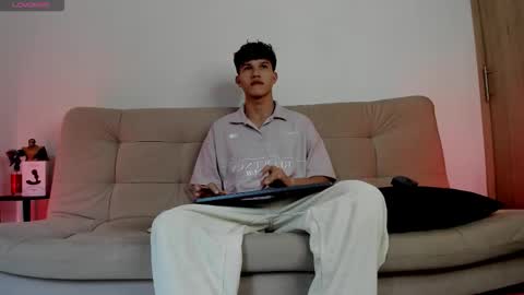 Snapshot of yizus_bonz chatting on November 2025 10:21:01 PM yizus_bonz online show from November 2025 10:21:01 PM