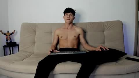 Snapshot of yizus_bonz chatting on November 2025 12:00:01 AM yizus_bonz online show from November 2025 12:00:01 AM