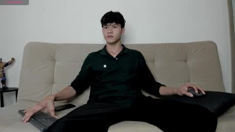 Snapshot of yizus_bonz chatting on December 2025 01:55:01 AM yizus_bonz online show from December 2025 01:55:01 AM