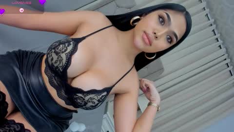 ylonagrae online show from November 2025 01:22:02 PM