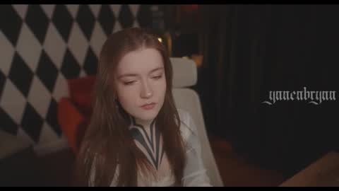 ynnenbrynn online show from November 2025 08:37:01 AM