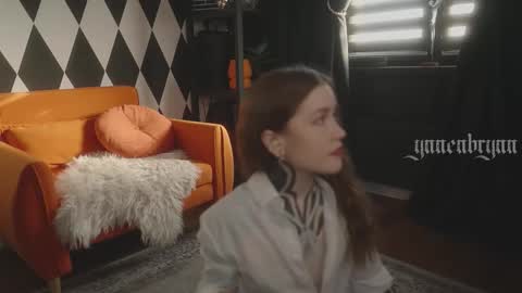 ynnenbrynn online show from February 2026 05:05:01 AM