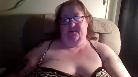 Snapshot of yomoopy chatting on January 2025 07:32:01 AM yomoopy online show from January 2025 07:32:01 AM