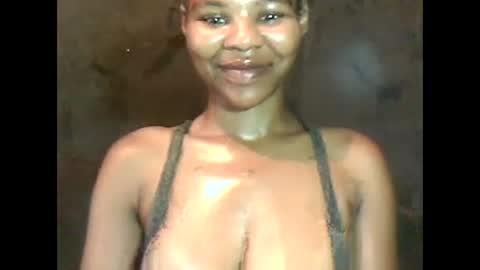 Snapshot of yoncexx25 chatting on December 2024 08:37:02 AM amazingkellyxx online show from December 2024 08:37:02 AM