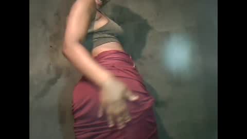 Snapshot of yoncexx25 chatting on December 2024 11:05:02 PM amazingkellyxx online show from December 2024 11:05:02 PM