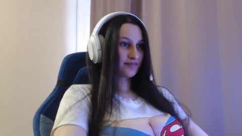 Sophie online show from April 2026 02:44:02 PM