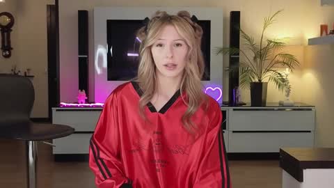 Snapshot of yononeey chatting on November 2025 03:47:01 PM Wilma online show from November 2025 03:47:01 PM