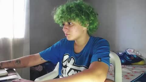 Snapshot of yoonbum_ chatting on November 2025 07:01:02 PM Little Mike Independent model online show from November 2025 07:01:02 PM