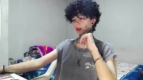 Snapshot of yoonbum_ chatting on November 2025 12:00:02 AM Little Mike Independent model online show from November 2025 12:00:02 AM