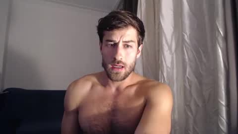 Yoooups online show from November 2025 10:21:01 PM