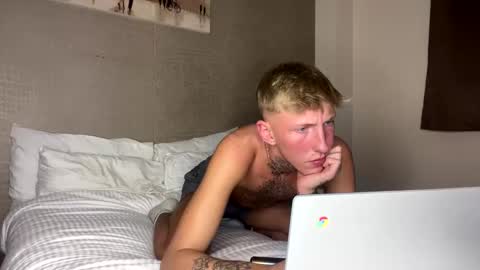 Snapshot of yorkshirelad208 chatting on January 2025 06:35:02 PM Harrison online show from January 2025 06:35:02 PM