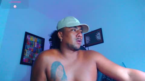 Snapshot of yosoy_enzo2020 chatting on April 2026 03:24:02 AM Enzo online show from April 2026 03:24:02 AM